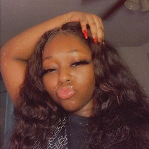 Meet your Posher, Shakayla